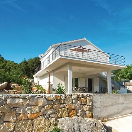Διαμέρισμα Stunning In Grscica With Kitchen Prizba